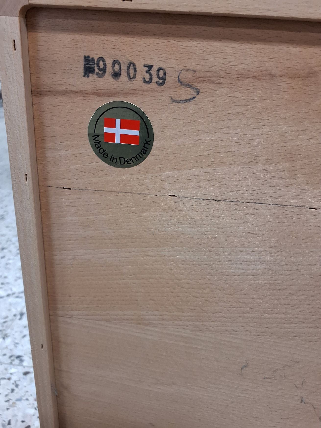 Skab i bøg